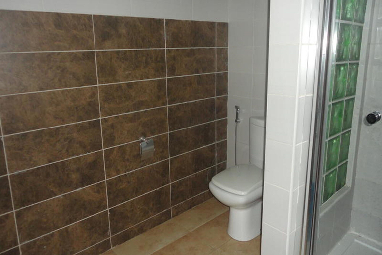 Bathroom 3, Heritage Courtyard, Abeokuta South