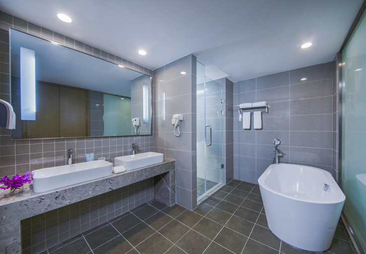 Bathroom, Holiday Inn Express GUIAN YUNGU by IHG, Anshun