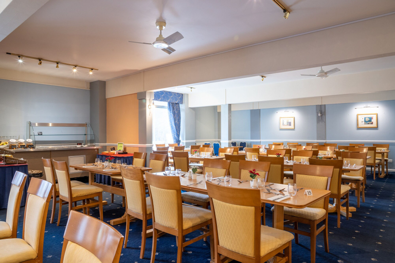 Food & Drinks 5, Tiverton Hotel Lounge & Venue, Devon