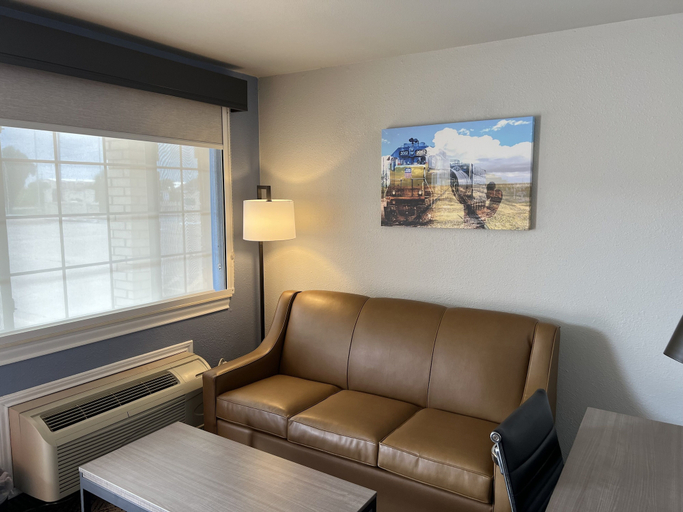 Others 5, Garden Inn & Suite, Jim Hogg
