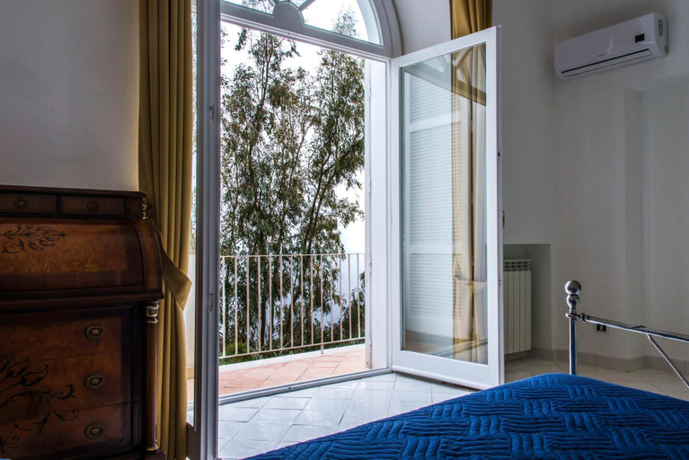 Bedroom 3, Villacore Luxury Guest House, Napoli