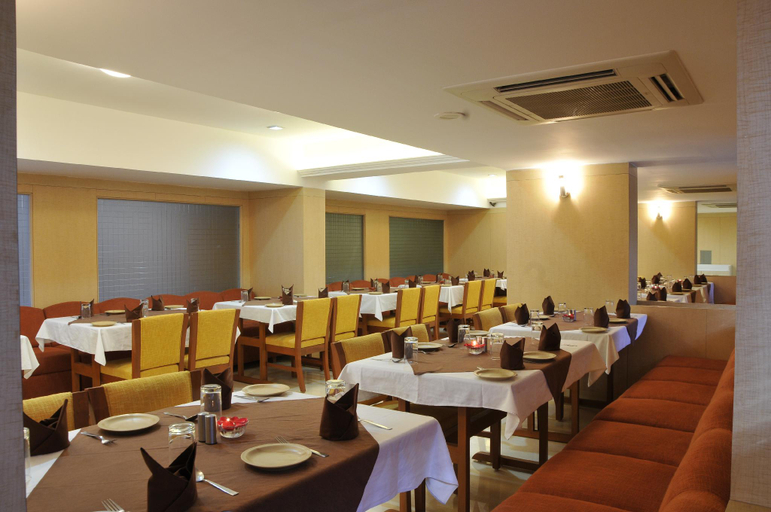 Food & Drinks 2, Goradia Abigail Regency, Ahmadnagar