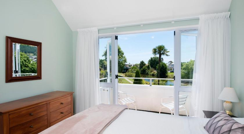 Bedroom 2, Waimarie on Riverside Motel & Apartments, Nelson
