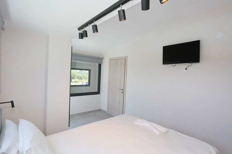 Bedroom 4, Blue Avenue, Central Macedonia