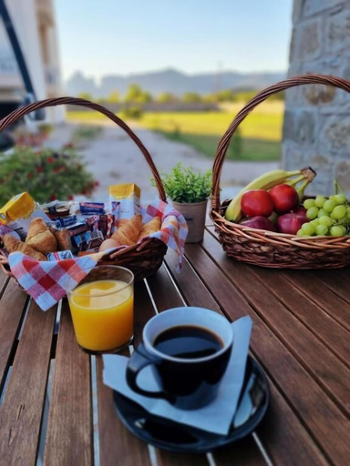 Food & Drinks, Spilaio at Meteora, Thessaly