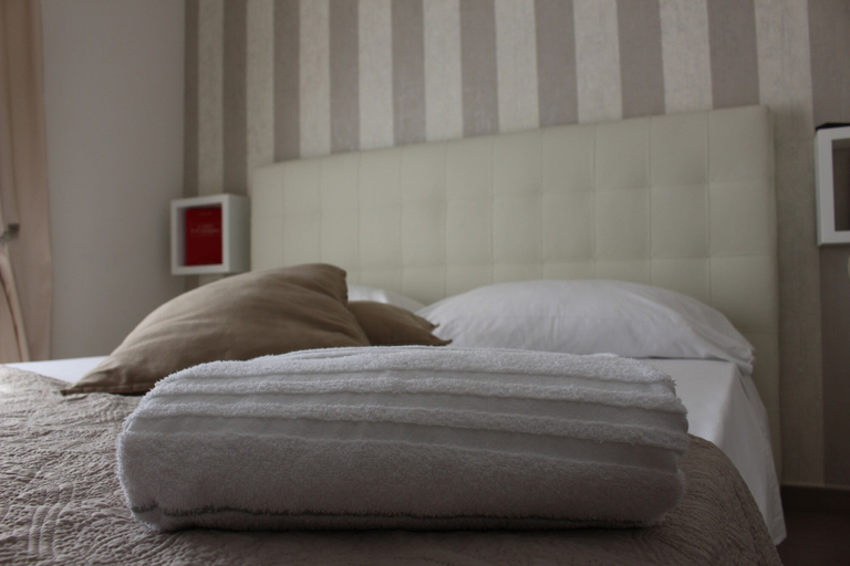 Bedroom 5, Philip Royal, Napoli