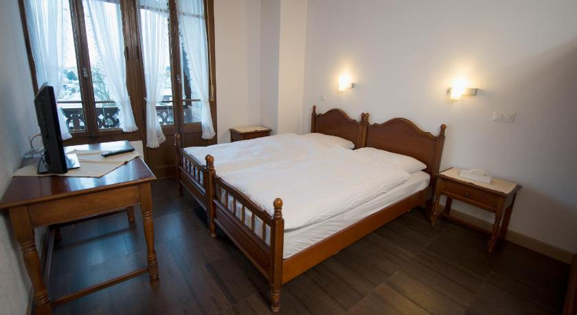 Bedroom 3, Hotel - Restaurant Le Manoir, La Gruyère