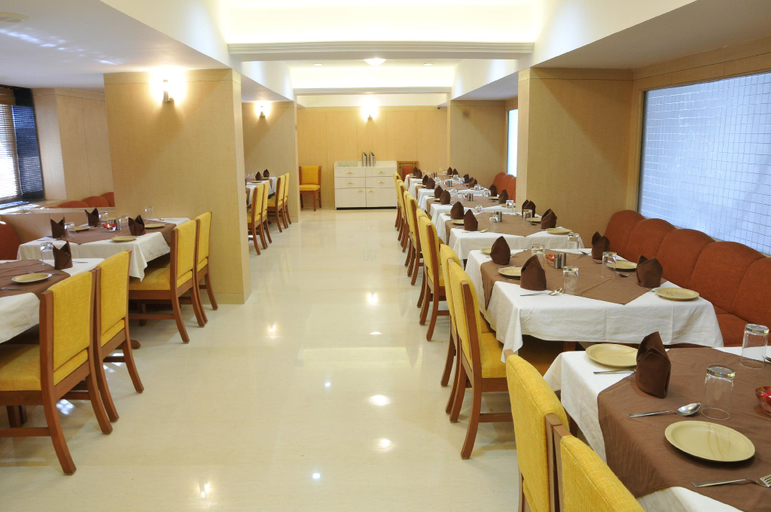 Food & Drinks 3, Goradia Abigail Regency, Ahmadnagar