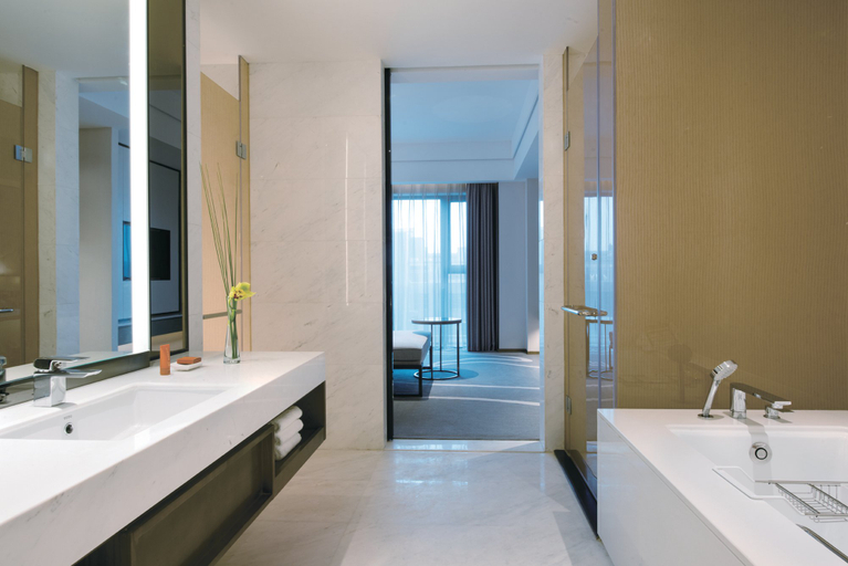 Bathroom 5, Crowne Plaza HANGZHOU QIANTANG by IHG, Hangzhou