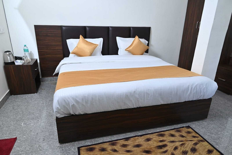 Bedroom 2, Akansha The Lake View, Nainital