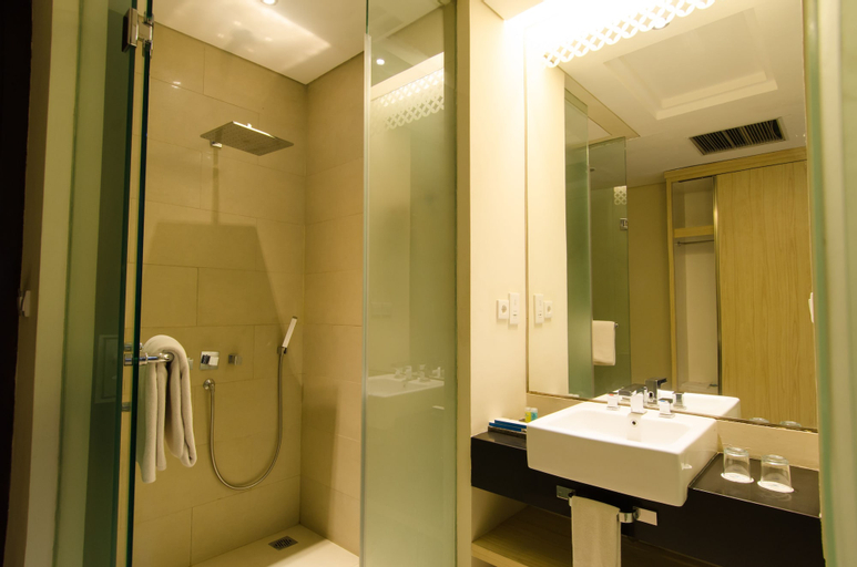 Bathroom 14
