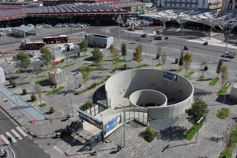 Exterior & Views 2, Philip Royal, Napoli