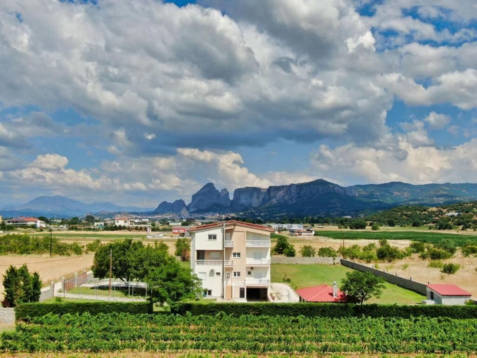 Exterior & Views, Spilaio at Meteora, Thessaly