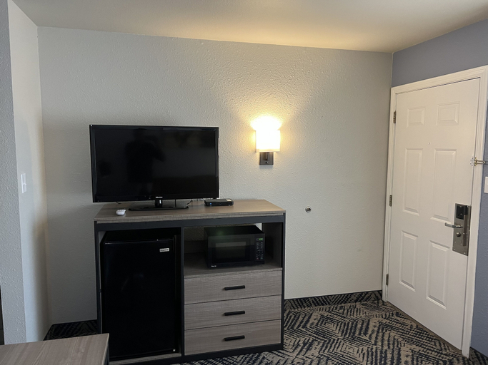 Others 5, Garden Inn & Suite, Jim Hogg