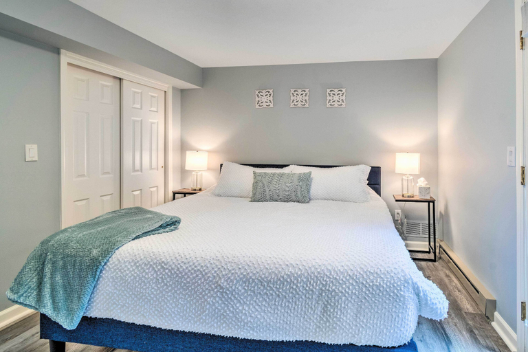 Bedroom 4, Spacious Rochester Home w/ Heated Pool & Hot Tub!, Monroe