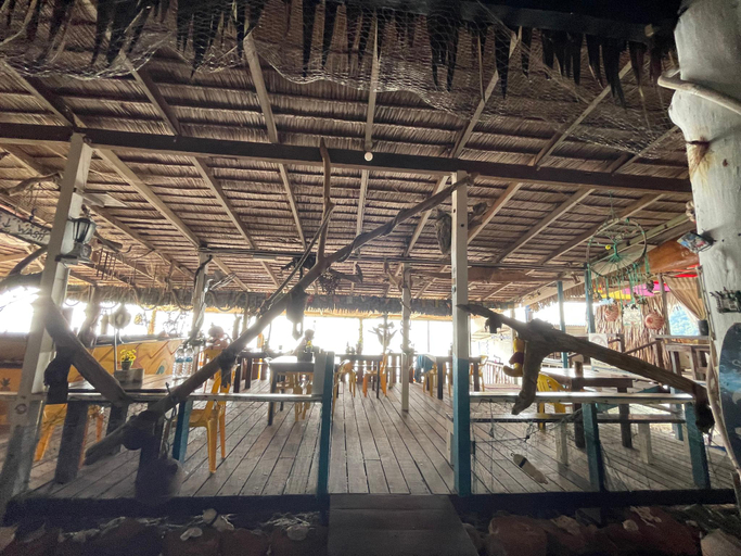 Food & Drinks 5, Beachfront Hut Downstairs Astra - Beach Shack Chalet, Mersing