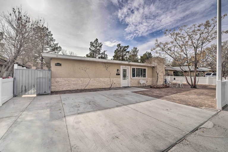 Exterior & Views, Home w/ Private Pool - Near Las Vegas Strip!, Clark