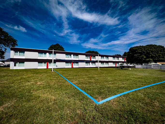 Exterior & Views 17