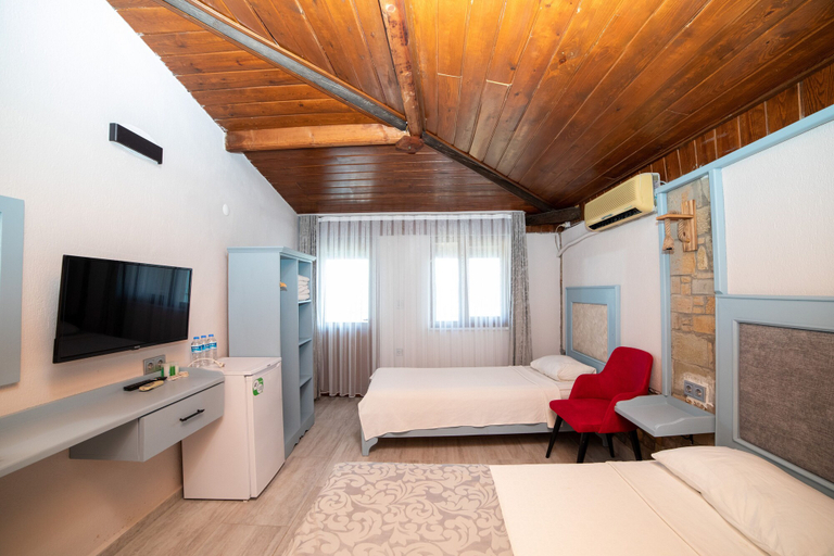 Bedroom 2, Yakamoz Otel, Gökçeada