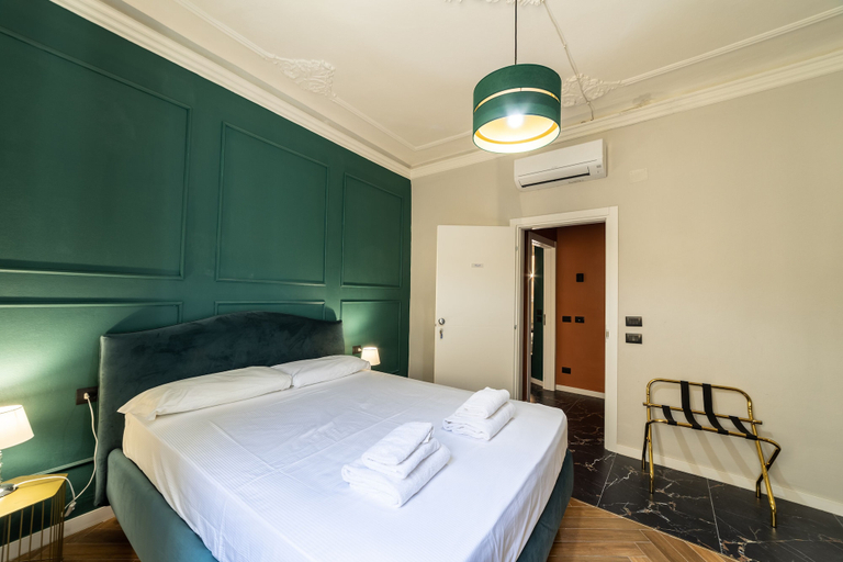 Bedroom 2, Room Eleven, Florence