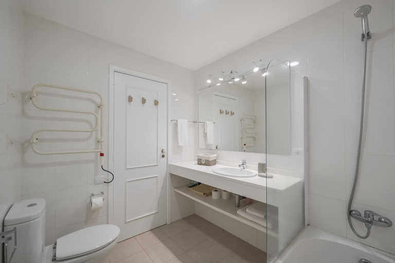 Bathroom 3, Surrounded by Nature - Casa da Cebola, Santa Cruz