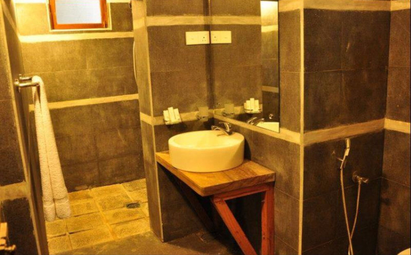 Bathroom 4, Gedara Resort, Kalutara