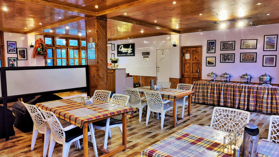 Food & Drinks 3, Celebriti by Aransh Group, Kullu