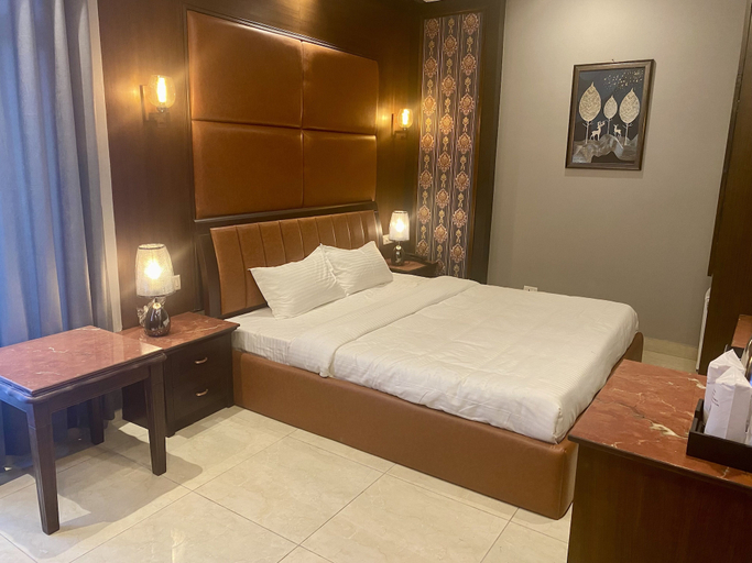 Bedroom 2, Hotel Adhiraja Palace, Dehradun