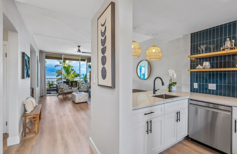 Others 5, Upscale Oceanfront Penthouse Vistas, Maui