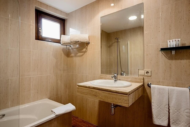 Bathroom 4, Ikonik Plaza Mercado, Salamanca