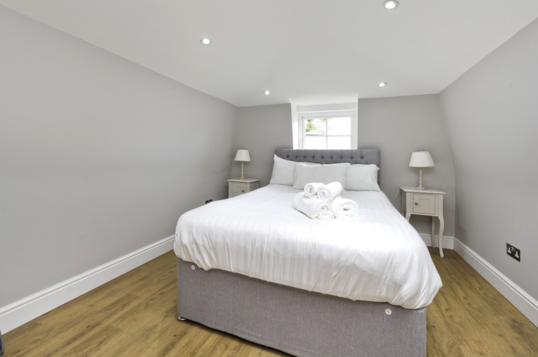 Bedroom 3, Charming Home With Patio Close to Wimbledon Park by Underthedoormat, London