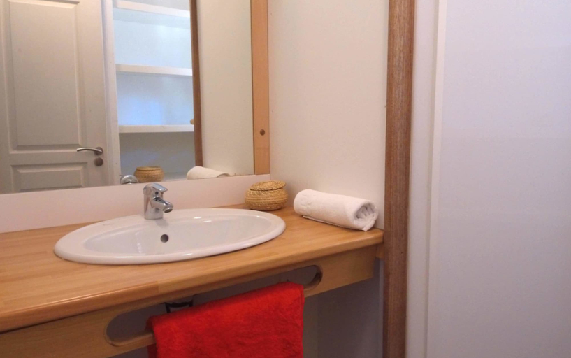 Bathroom 4, VVF Landes Moliets, Landes