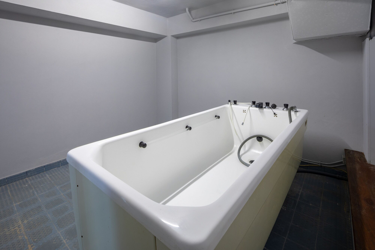 Bathroom 5, Hotel Navegadores, Vila Real de Santo António