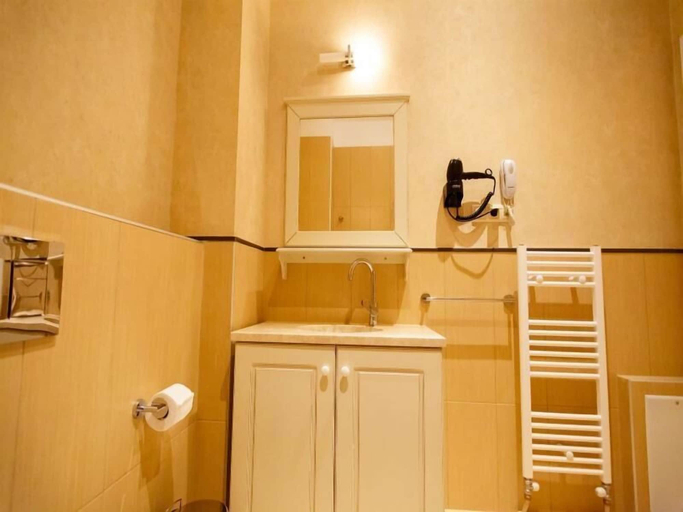 Bathroom 5, Irenes Resort, Central Macedonia