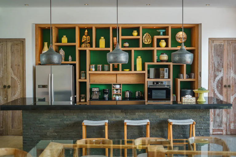 Food & Drinks 4, Villa Harlow: Stylish 3BR Villa - Centrally Located in Berawa, Badung