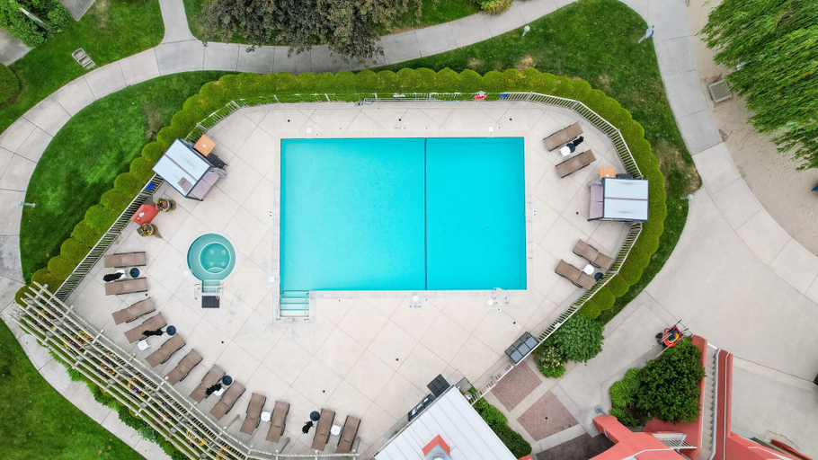 Sport & Beauty 2, Manteo at Eldorado Resort, Central Okanagan