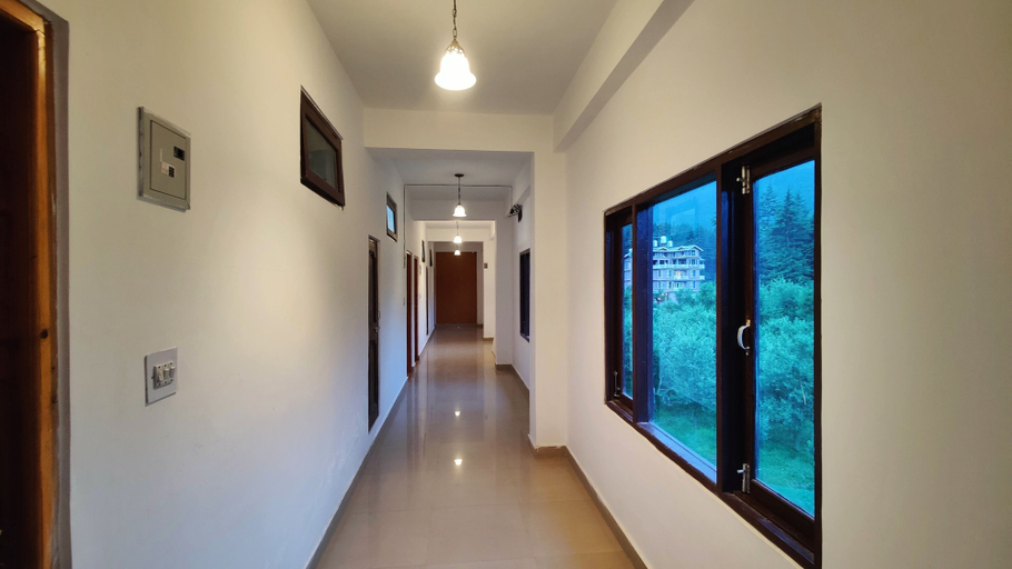 Others 4, Celebriti by Aransh Group, Kullu
