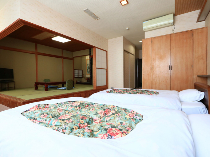 Bedroom 2, Toushijima Onsen Suzunami, Toba
