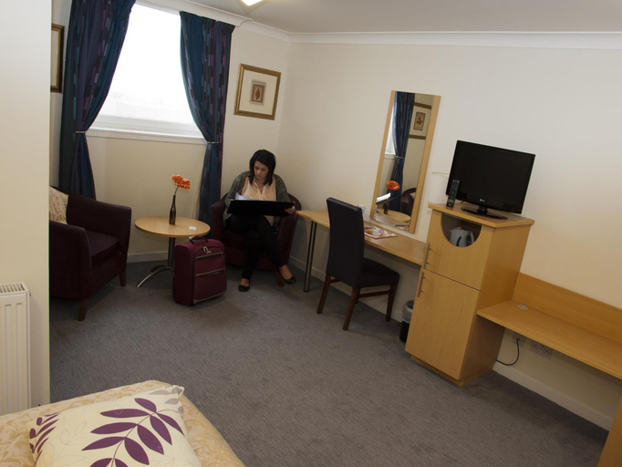 Bedroom 2, Best Western Summerhill Hotel and Suites, Aberdeen