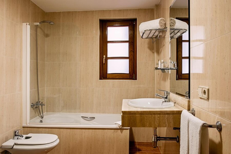 Bathroom 4, Ikonik Plaza Mercado, Salamanca