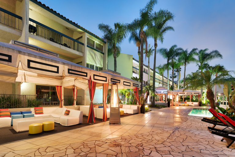 Exterior & Views 2, Atrium Hotel at Orange County Airport, Orange