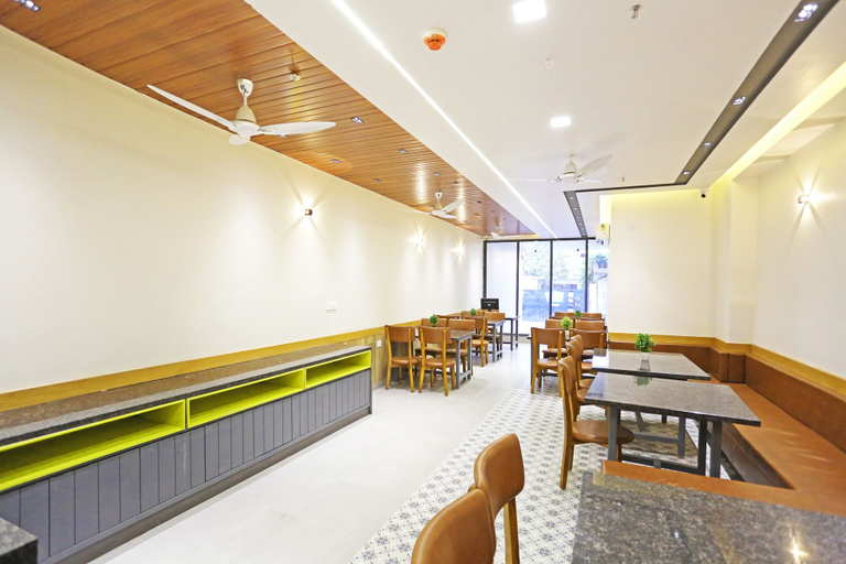 Food & Drinks 4, Hotel Applewood Delhi Airport, Delhi