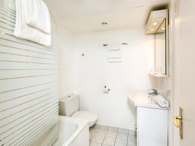 Bathroom 4, Dwin, Paris