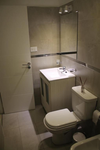 Bathroom, Boulevard Illia 10C, Capital