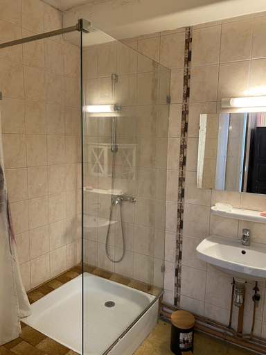 Bathroom, Morbier, Jura