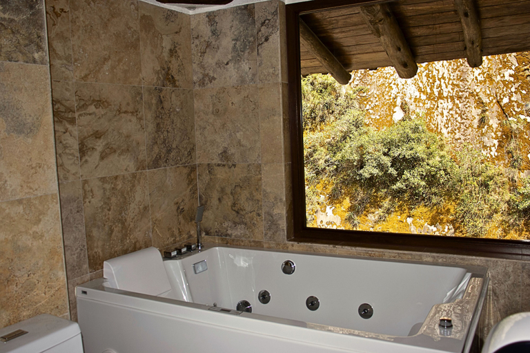 Bathroom 5, Imperio de los Incas 606, Urubamba