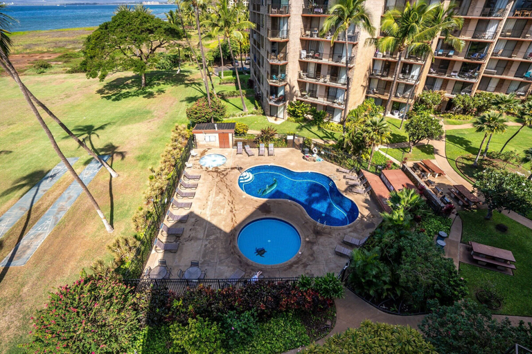 Exterior & Views, Elegant Penthouse Oceanfront Vistas, Maui