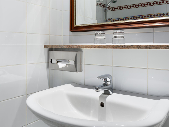 Bathroom 3, NH Mechelen, Antwerpen