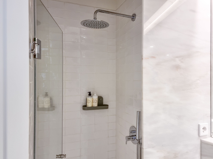 Bathroom 3, Inspiring City Center Apartment, Porto