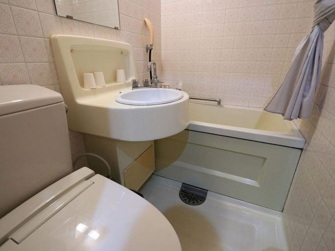 Bathroom 3, Toushijima Onsen Suzunami, Toba